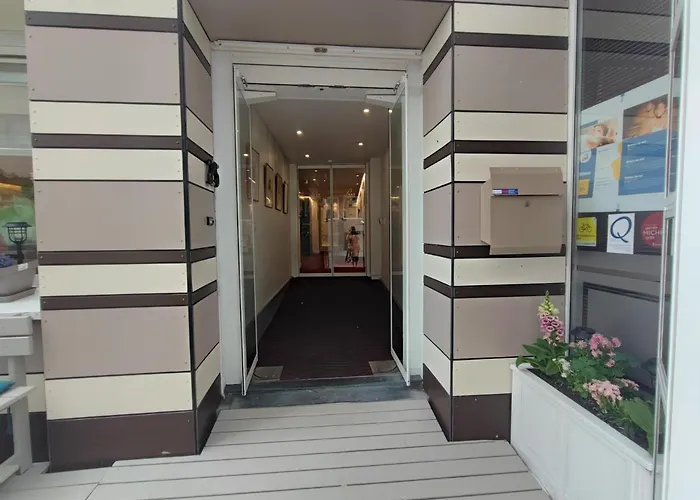 ホテル Glenmore 3*